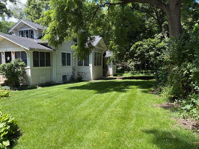 240 Hill Avenue, Glen Ellyn, IL 60137