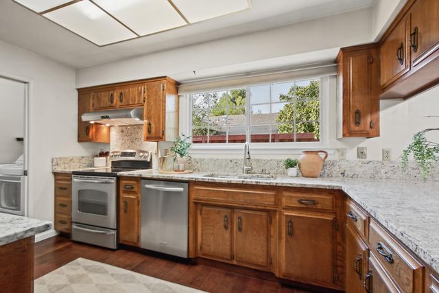 1513 Swallow Way, Roseville, CA 95661