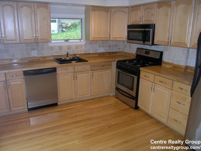 11 Pennsylvania Ave. 00, Newton, MA 02464