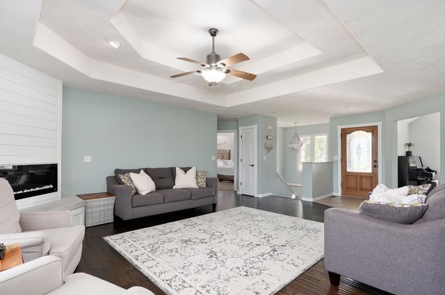 171 Ridgefield Court, Ozark, MO 65721