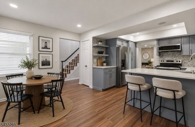 48 Eton Ct, Bedminster Twp., NJ 07921