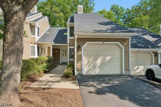 48 Eton Ct, Bedminster Twp., NJ 07921