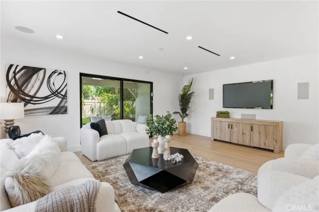 23463 Sylvan Street, Woodland Hills, CA 91367