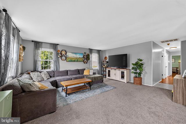 251 TIFFANY LN, Willingborough, NJ 08046