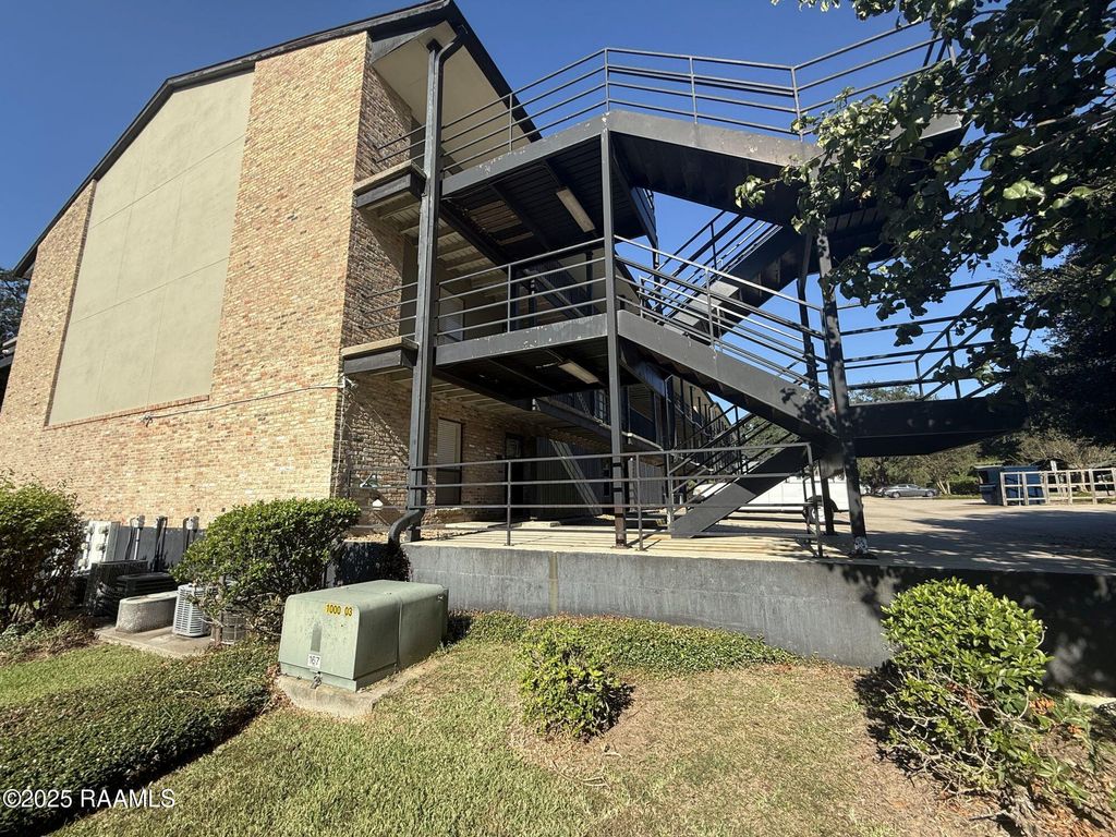 701 S College Road 109, Lafayette, LA 70503