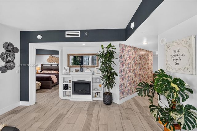 55 SE 6th Street 3802, Miami, FL 33131