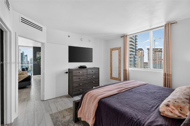 55 SE 6th Street 3802, Miami, FL 33131
