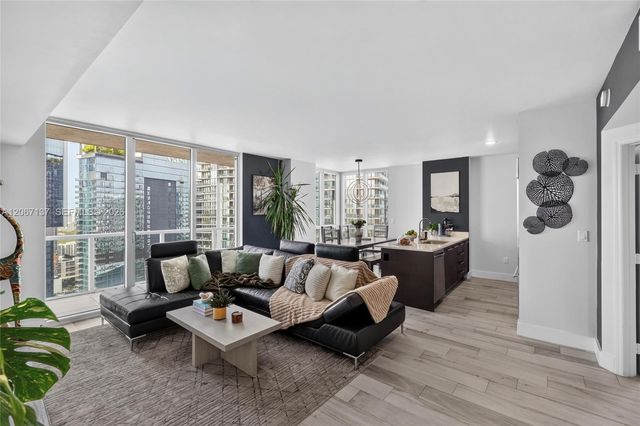 55 SE 6th Street 3802, Miami, FL 33131