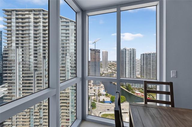 55 SE 6th Street 3802, Miami, FL 33131