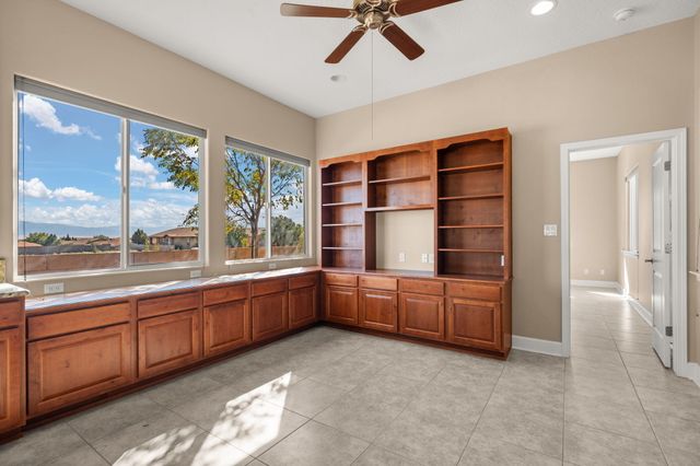 370 Zuni River Circle SW, Los Lunas, NM 87031