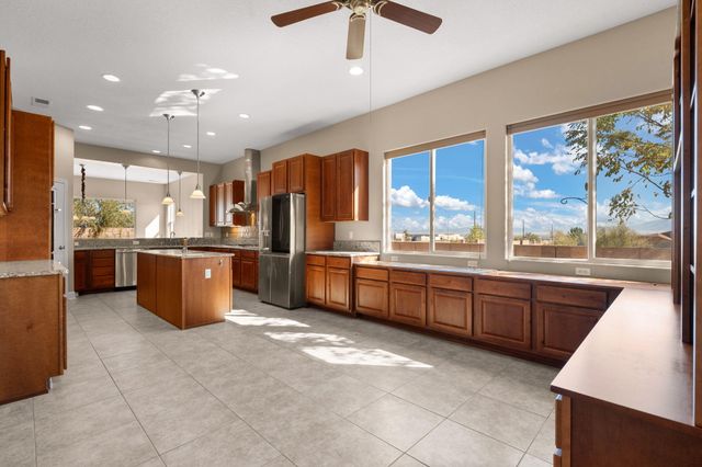 370 Zuni River Circle SW, Los Lunas, NM 87031