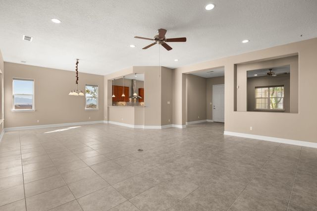 370 Zuni River Circle SW, Los Lunas, NM 87031