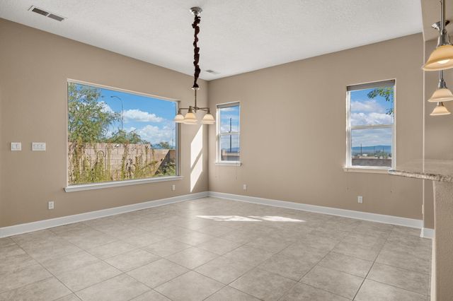 370 Zuni River Circle SW, Los Lunas, NM 87031
