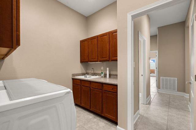 370 Zuni River Circle SW, Los Lunas, NM 87031