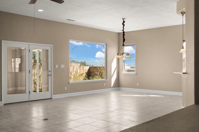 370 Zuni River Circle SW, Los Lunas, NM 87031