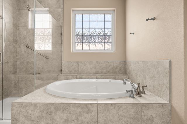370 Zuni River Circle SW, Los Lunas, NM 87031