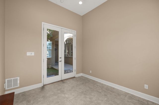 370 Zuni River Circle SW, Los Lunas, NM 87031