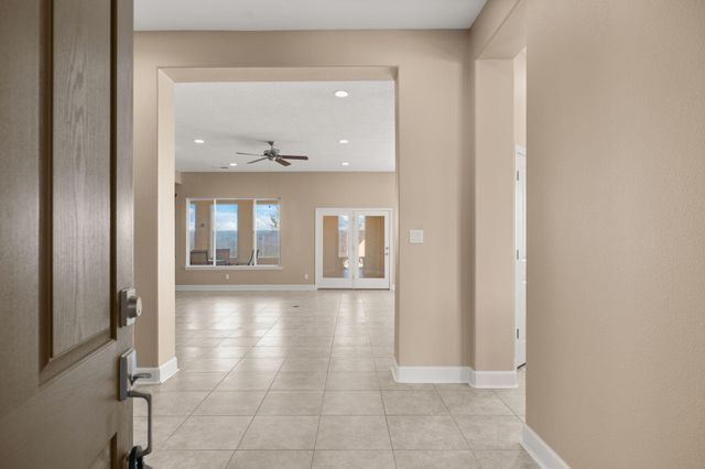 370 Zuni River Circle SW, Los Lunas, NM 87031