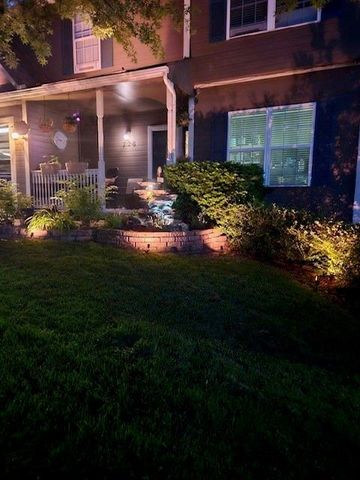 728 S Kisner Drive, Independence, MO 64056