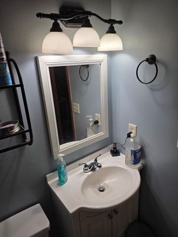 728 S Kisner Drive, Independence, MO 64056