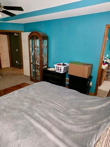728 S Kisner Drive, Independence, MO 64056