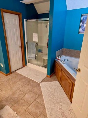 728 S Kisner Drive, Independence, MO 64056