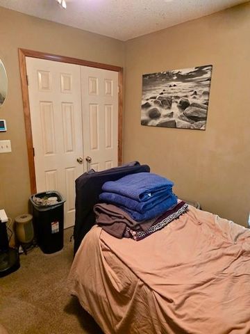 728 S Kisner Drive, Independence, MO 64056