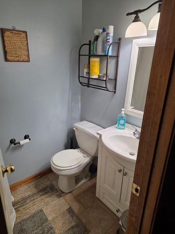 728 S Kisner Drive, Independence, MO 64056