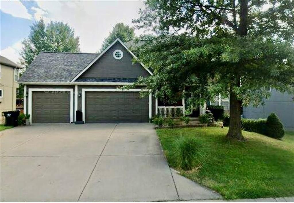 728 S Kisner Drive, Independence, MO 64056