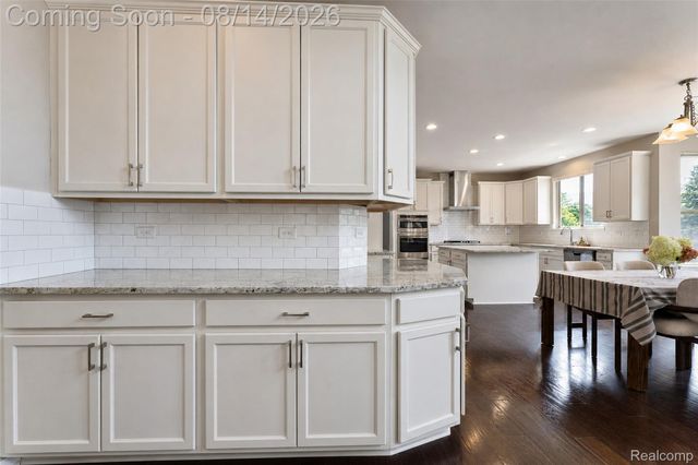 50243 Amberwood Road, Canton Charter Township, MI 48188