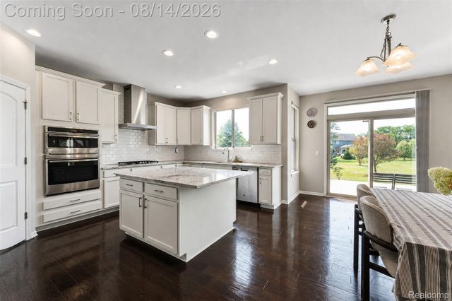 50243 Amberwood Road, Canton Charter Township, MI 48188