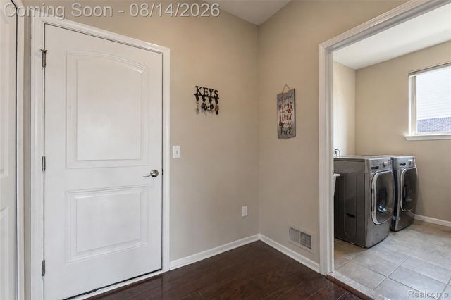 50243 Amberwood Road, Canton Charter Township, MI 48188