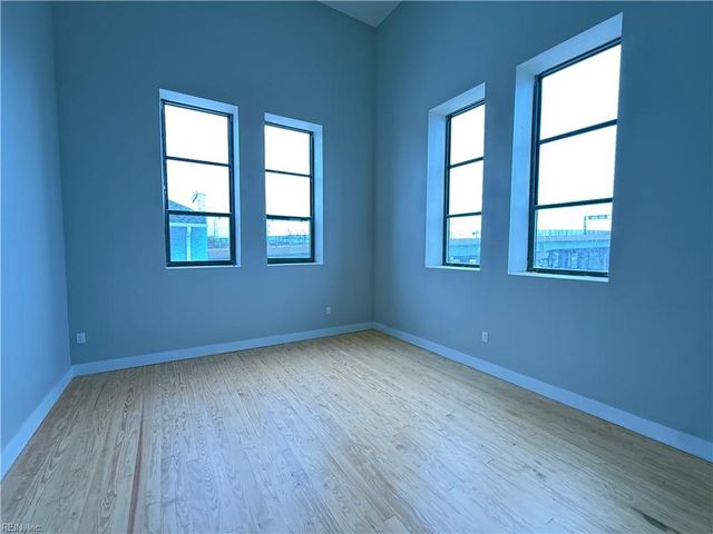 332 34th ST, Newport News, VA 23607