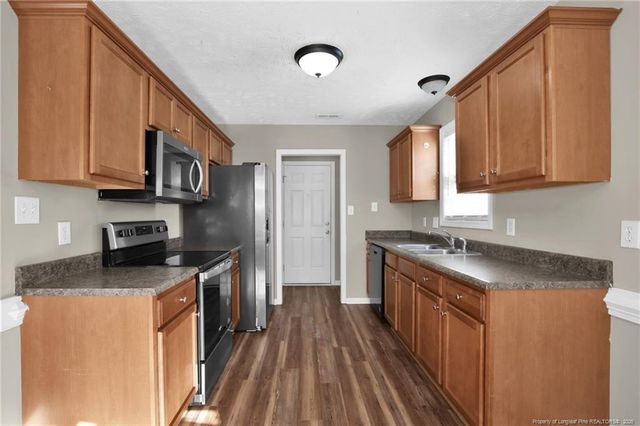 623 Cypress Pond Drive, Hope Mills, NC 28348