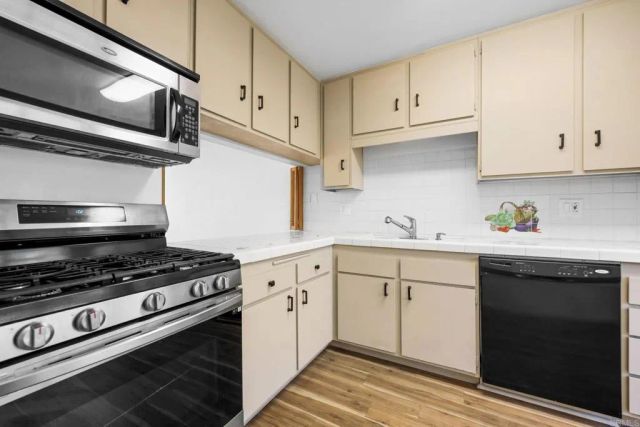 9302 E Heaney Circle, Santee, CA 92071