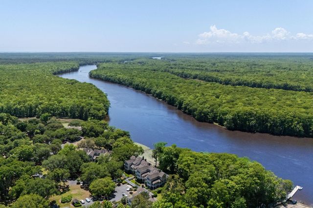 2073 Turnberry Ln., Murrells Inlet, SC 29576