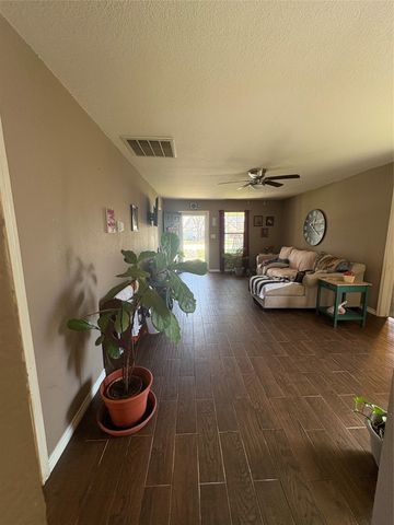 305 N Neches Street, Whitney, TX 76692