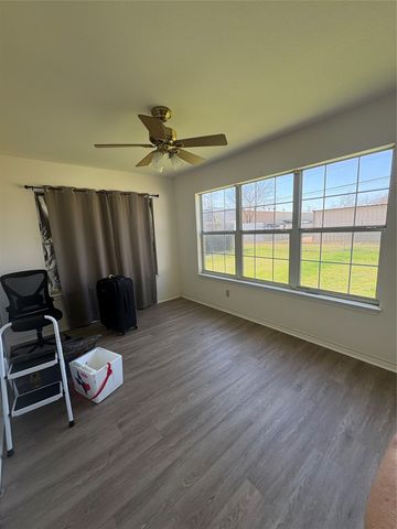 305 N Neches Street, Whitney, TX 76692