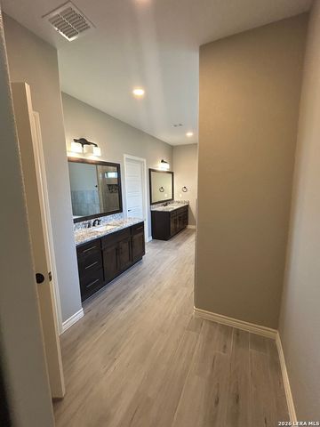 108 estates, La Vernia, TX 78121