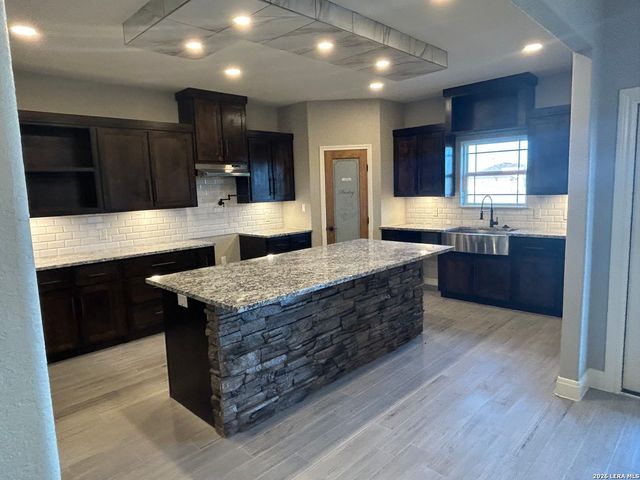 108 estates, La Vernia, TX 78121