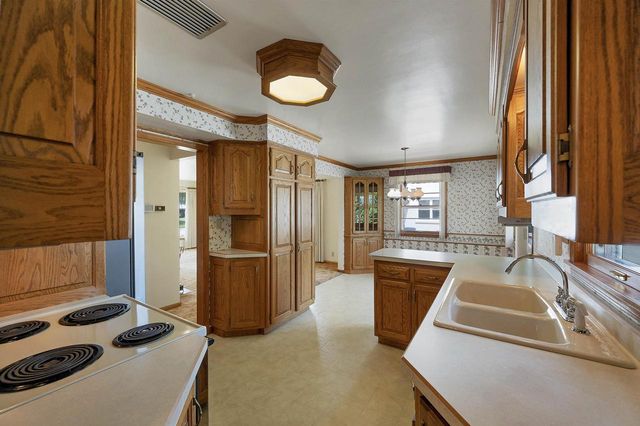 1139 MEACHAM STREET, Green Bay, WI 54304
