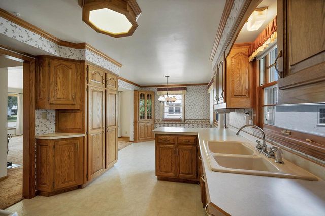 1139 MEACHAM STREET, Green Bay, WI 54304