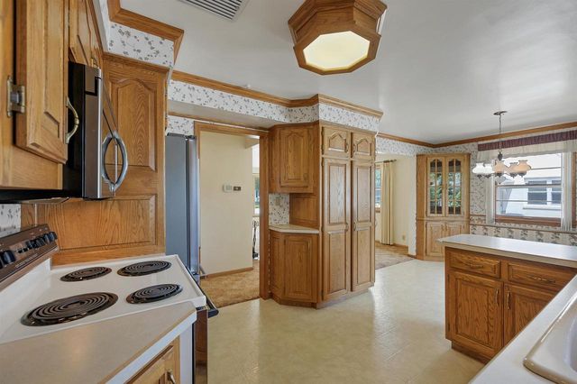 1139 MEACHAM STREET, Green Bay, WI 54304