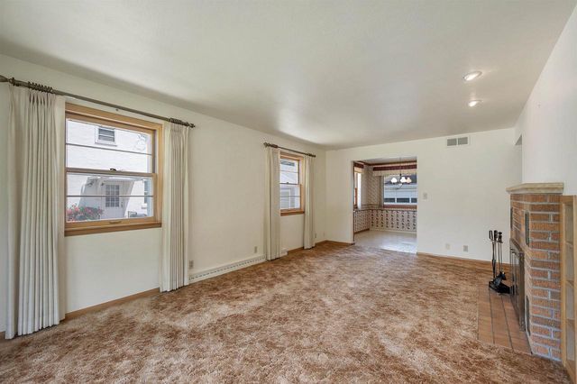 1139 MEACHAM STREET, Green Bay, WI 54304
