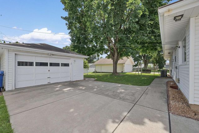 1139 MEACHAM STREET, Green Bay, WI 54304