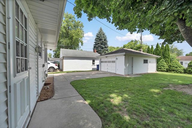 1139 MEACHAM STREET, Green Bay, WI 54304