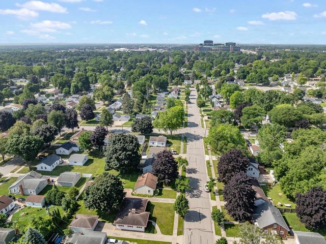 1139 MEACHAM STREET, Green Bay, WI 54304