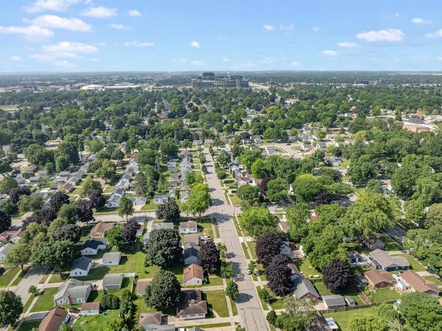 1139 MEACHAM STREET, Green Bay, WI 54304