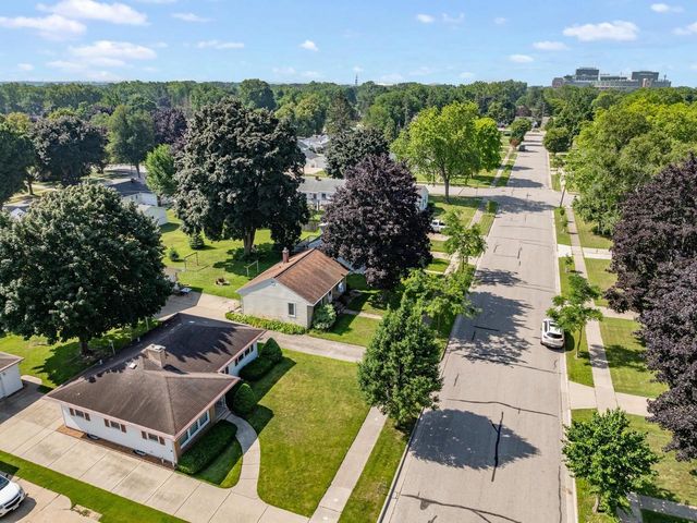 1139 MEACHAM STREET, Green Bay, WI 54304