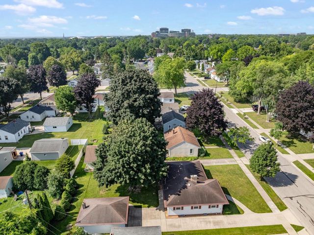 1139 MEACHAM STREET, Green Bay, WI 54304